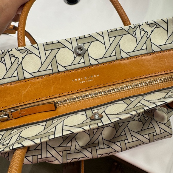 Tory Burch White and Tan Tote Bag with Structured Design - Picture 3 of 3